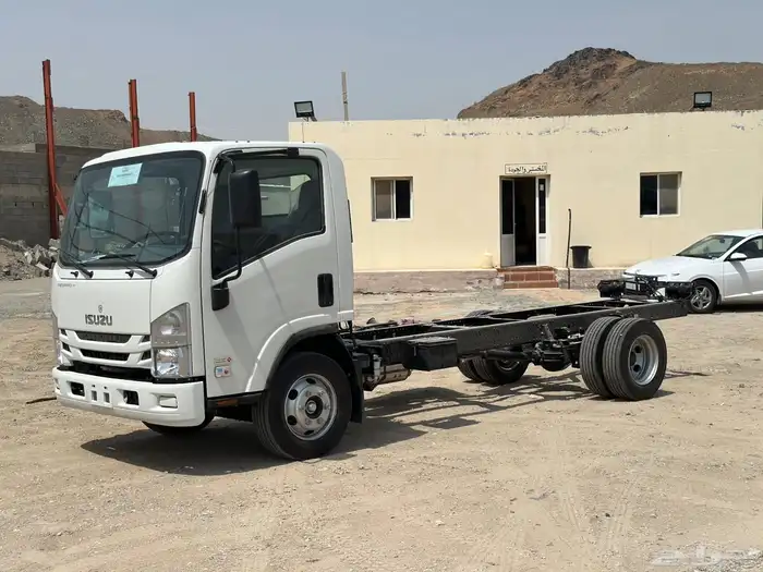 ايسوزو دينا 5 طن شاص طويل 2025 3