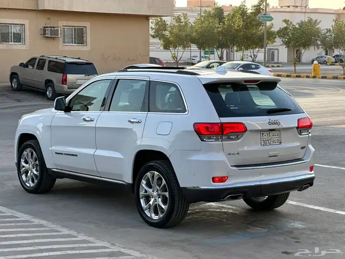 جيب شروكي 2020 فل كامل summit 3