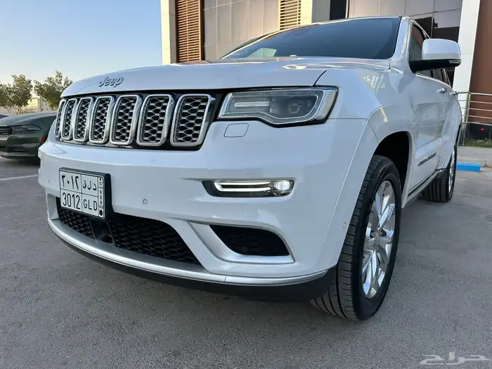 جيب شروكي 2020 فل كامل summit 8