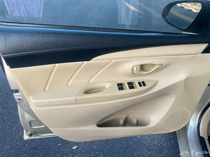 للبيع سياره تويوتا يارس 2016 3