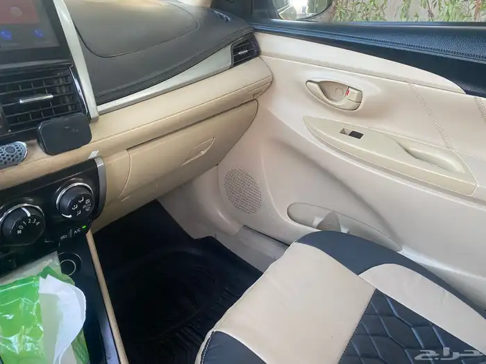 للبيع سياره تويوتا يارس 2016 8