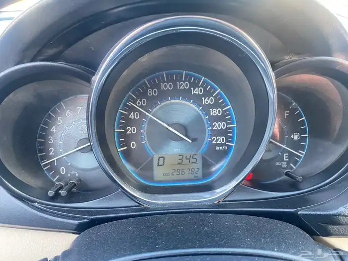 للبيع سياره تويوتا يارس 2016 10