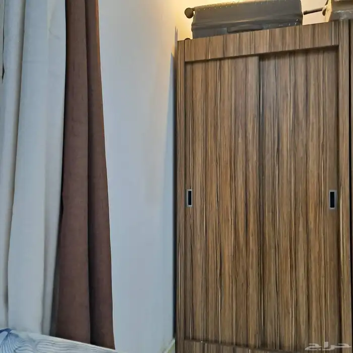 2 دولاب ضلفتين من الخشب المتين استعمال اقل من سنه 3