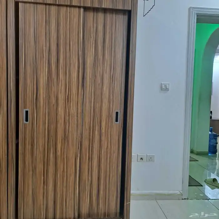 2 دولاب ضلفتين من الخشب المتين استعمال اقل من سنه 2