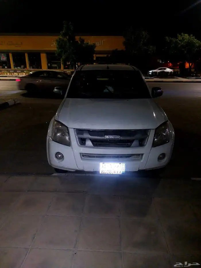 السلام عليكم سياره لنقل الأغراض لأي مكان داخل الحفر 0