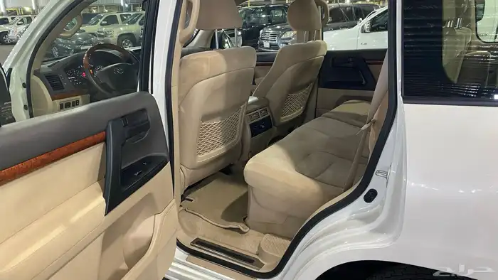 جيب لاندكروزر 2015 ستين عام 18