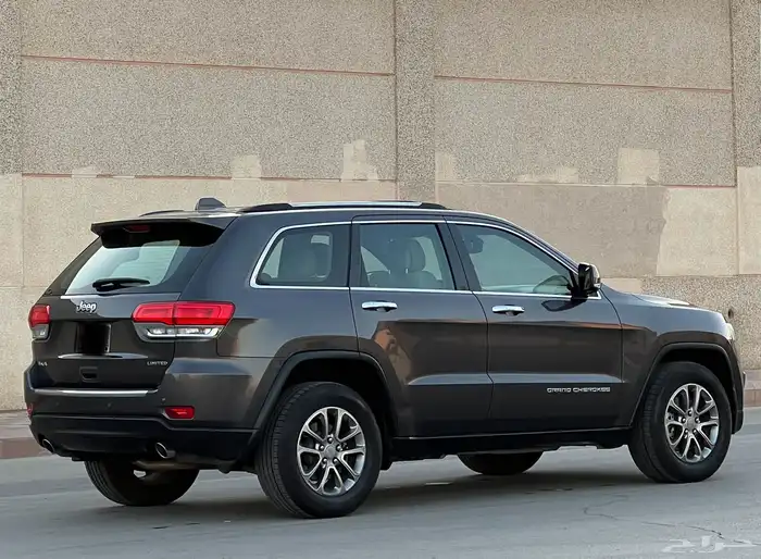 جيب شروكي 2014 فل سعودي 8