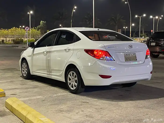 Hyundai أكسنت 2015 نضيفه وتنصفت للمستخدم 7