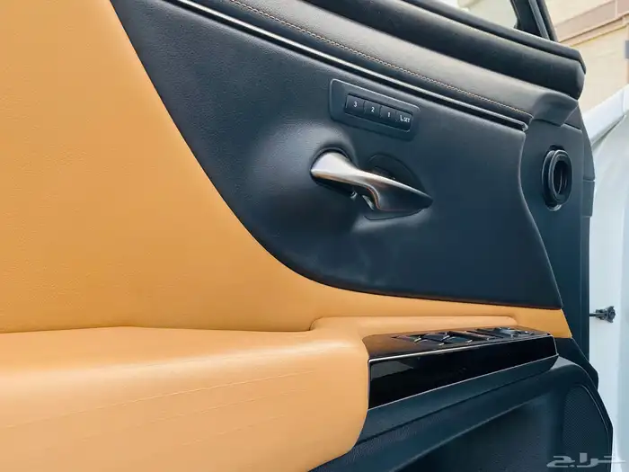 لكزس ES250 صيانات الشركه مالك واحد 23