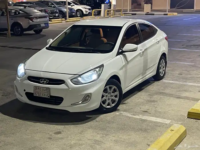 Hyundai أكسنت 2015 نضيفه وتنصفت للمستخدم 2