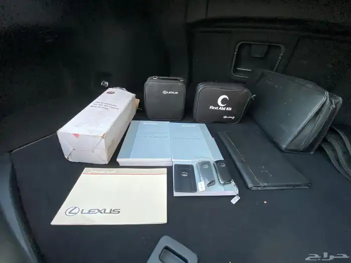 لكزس ES250 صيانات الشركه مالك واحد 36