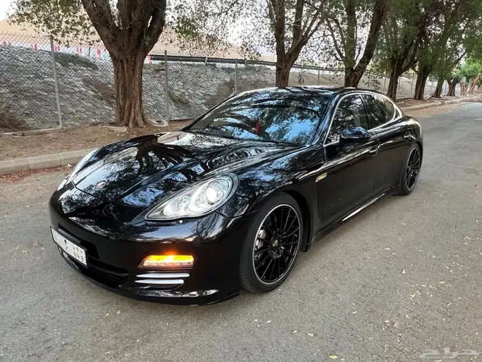 مخزن بورش باناميرا 4s 2012 عداد 54 الف كم فقط سماكو 94