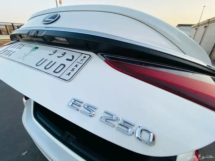 لكزس ES250 صيانات الشركه مالك واحد 35