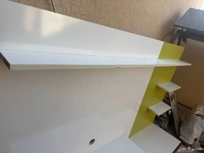 طاولة تلفزيون من سيتي دبليو مستعملة للبيع 4