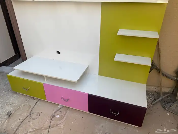 طاولة تلفزيون من سيتي دبليو مستعملة للبيع 0