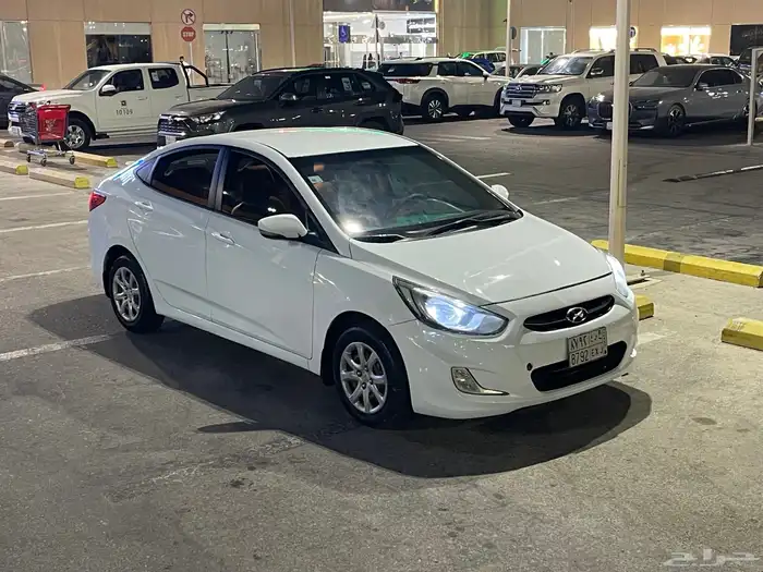 Hyundai أكسنت 2015 نضيفه وتنصفت للمستخدم 4