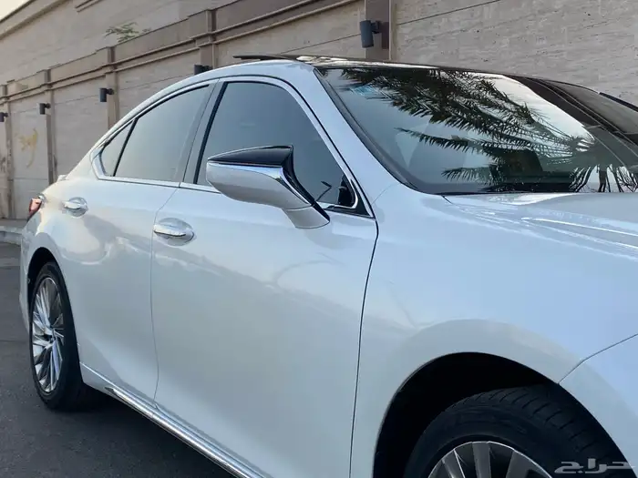 لكزس ES250 صيانات الشركه مالك واحد 1