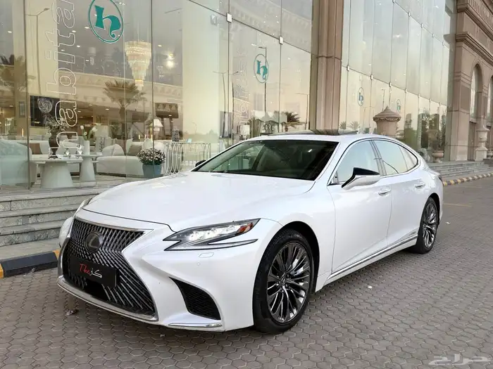 لكزس LS500h 2018 2