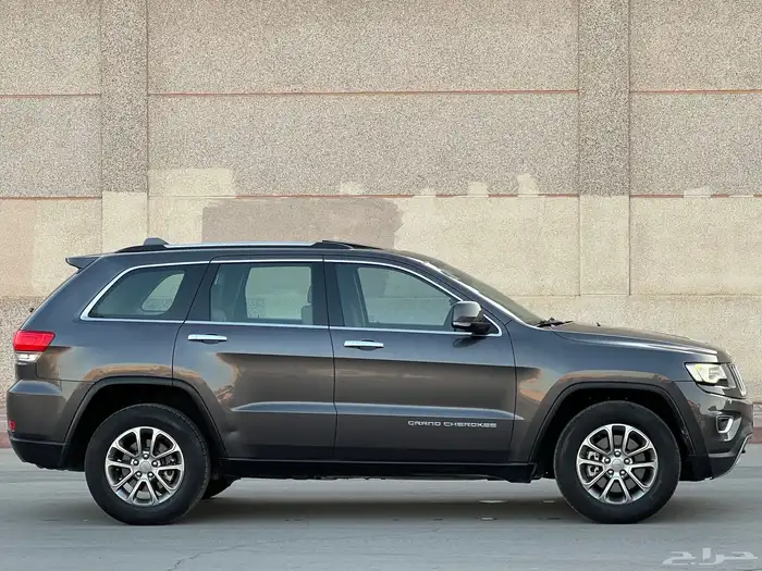 جيب شروكي 2014 فل سعودي 7