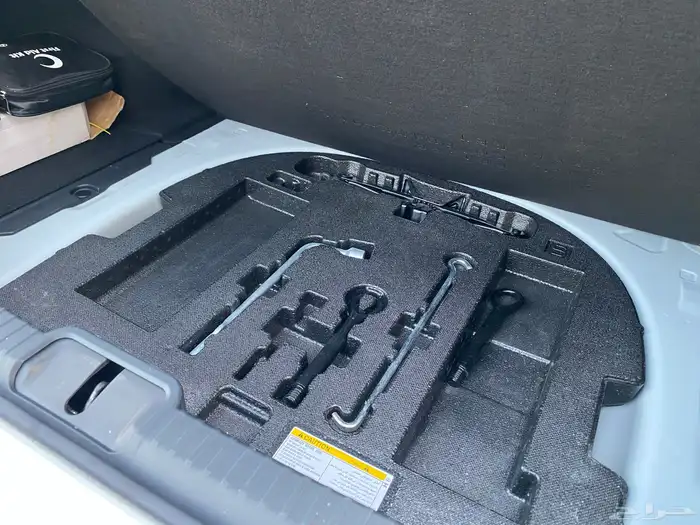 لكزس ES250 صيانات الشركه مالك واحد 37