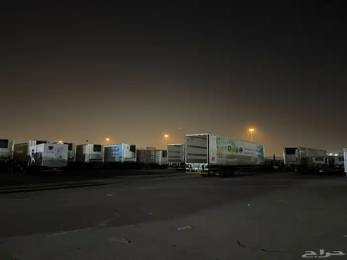 دعاية وإعلان طباعة استيكرات بنرات ستائر شاحنات 7