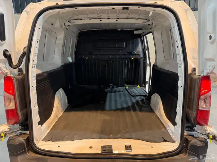 باص بضاعه بيجو بارتنر موديل 2020 7