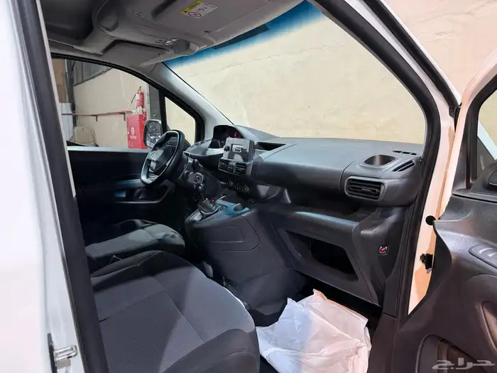 باص بضاعه بيجو بارتنر موديل 2020 10