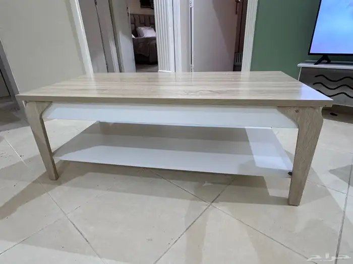 طاولة خشبيه 1