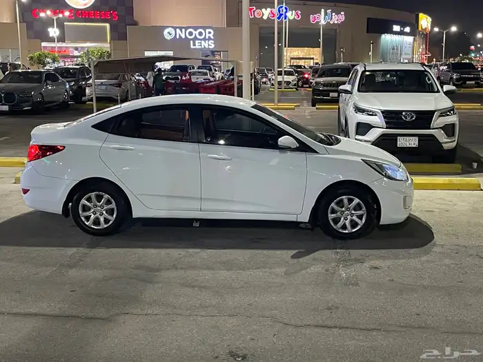 Hyundai أكسنت 2015 نضيفه وتنصفت للمستخدم 3