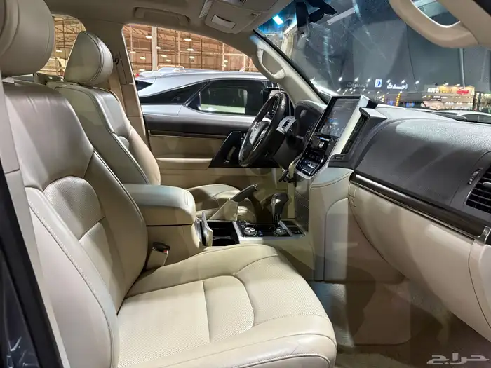 تويوتا لاندكروزر 2021 11