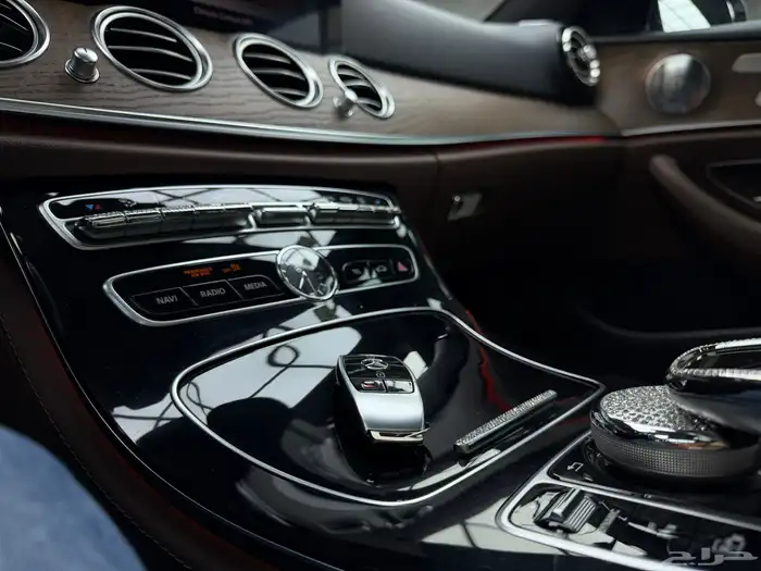 مرسيدس E300 12