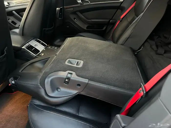 مخزن بورش باناميرا 4s 2012 عداد 54 الف كم فقط سماكو 69