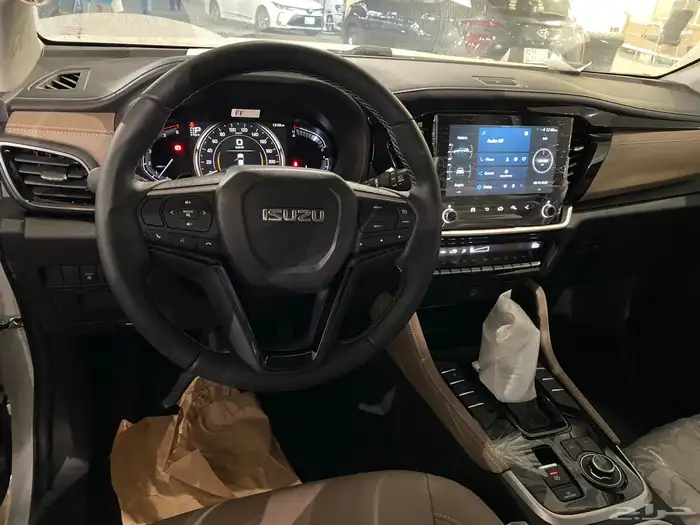 ايسوزو جيب ام يو اكس 2025 اقل سعر 5