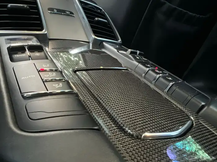 مخزن بورش باناميرا 4s 2012 عداد 54 الف كم فقط سماكو 66