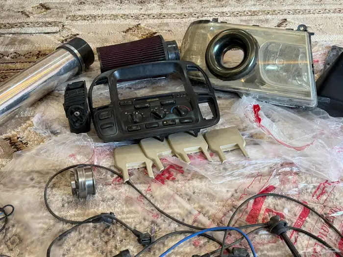 لاندكروزر اسلاك البواجي وكالة وسمعات فلتر  بشمعه 1