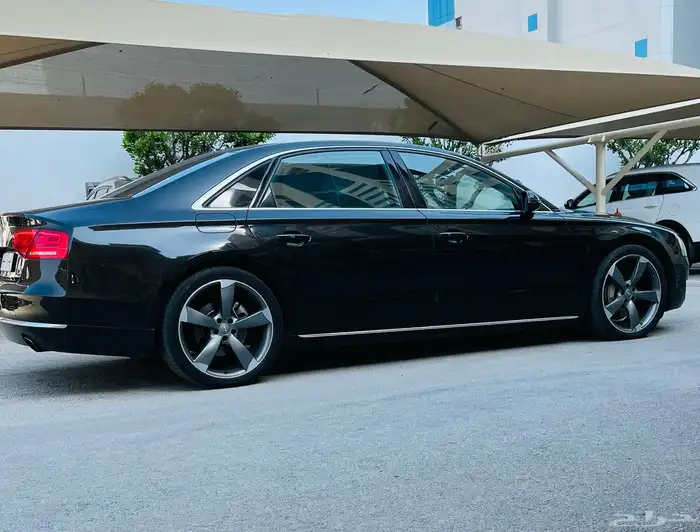 اودي للبيع A8Lنظيف 3