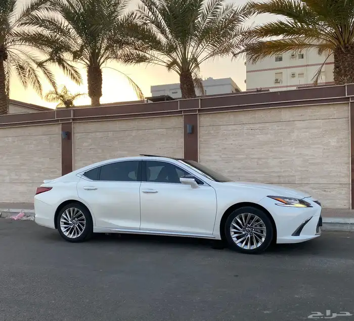 لكزس ES250 صيانات الشركه مالك واحد 2