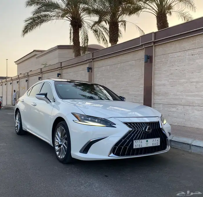 لكزس ES250 صيانات الشركه مالك واحد 0