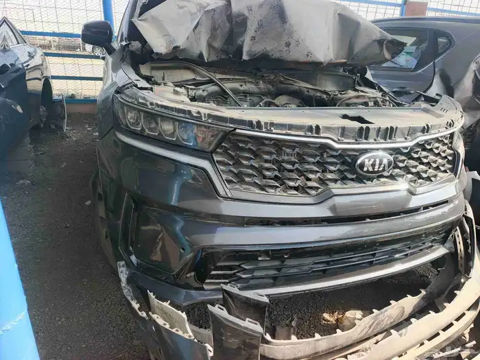 واجهه سيرنتو 2023 قطع غيار مستعمل نظيف ومضمون 0