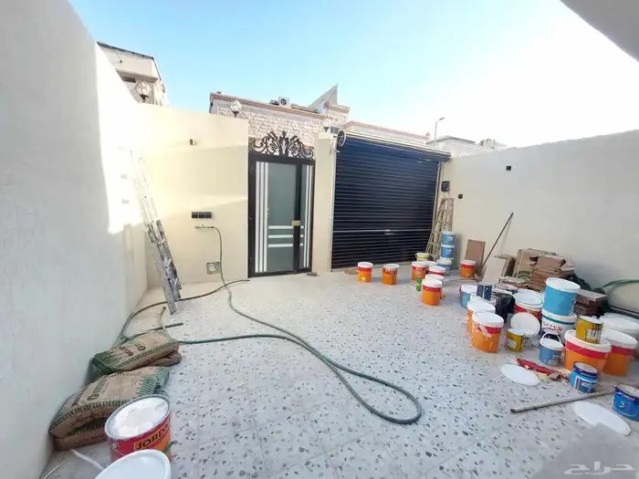 للبيع شقه تمليك أرضية مخطط 71 جديدة حواش وكراج مدخل خاص 0