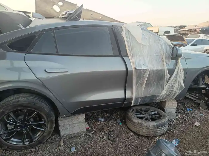 تشليح الحاير لتوفير جميع قطع غيار السيارات المستعمله تورس 3