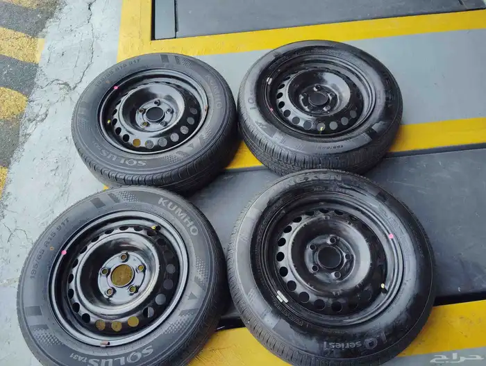 هونداي النترا مقاس 15 اصلي مع الكفرات درجة اولى 1