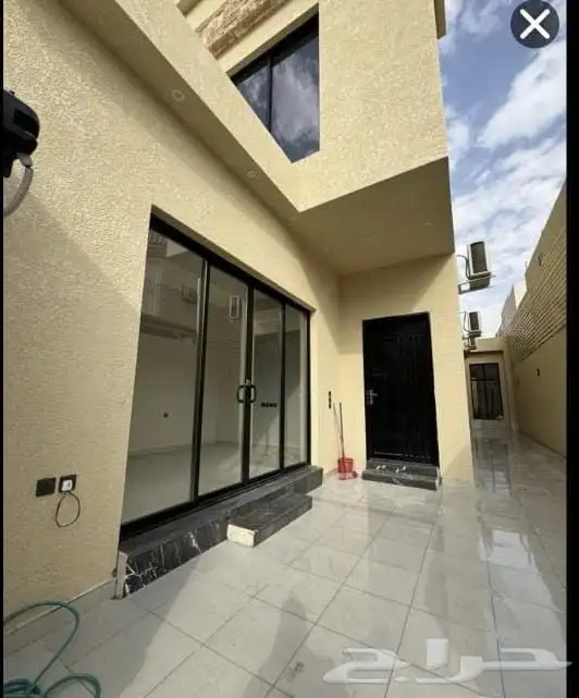 للبيع فيلا بحي اليرموك بمليون و800 الف 0