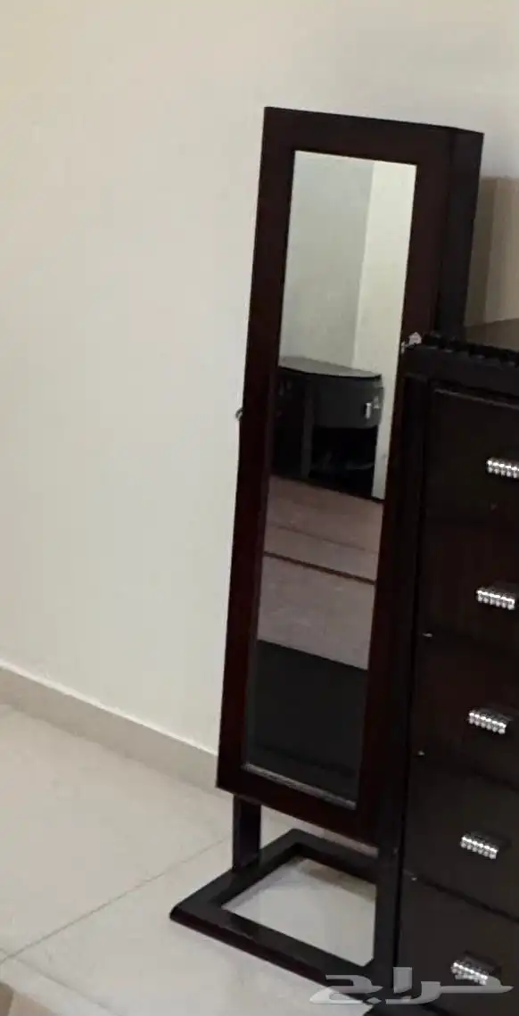 للبيع طاولات مجلس نظييفة وكراسي استرخاء واثاث 7