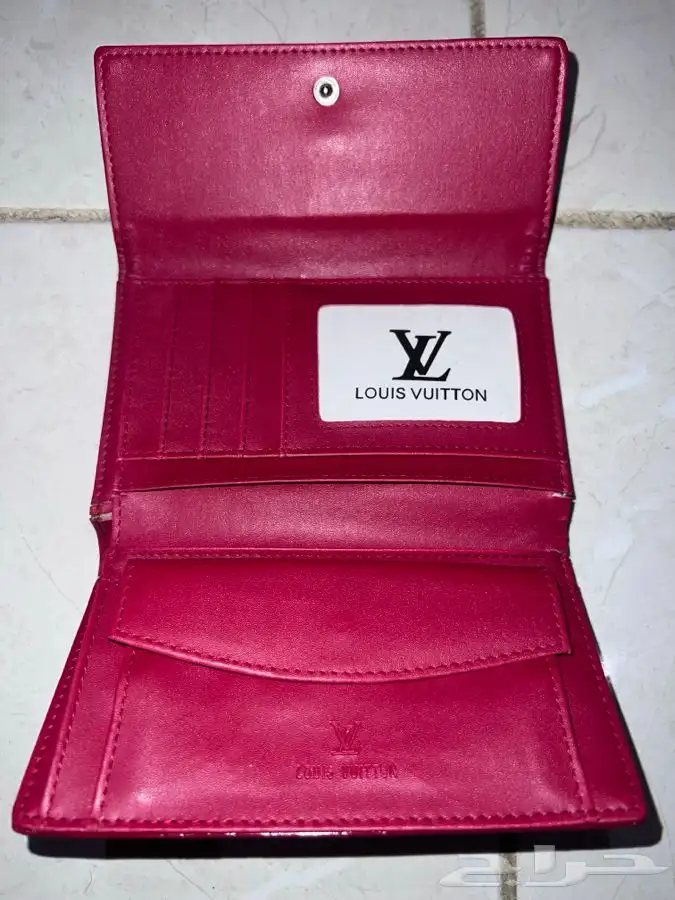 محفظه نسائيه لويس فيتون 1