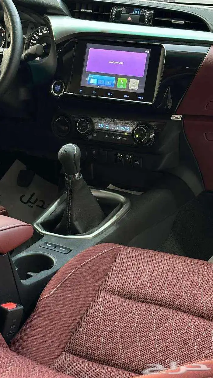 تويوتا هايلكس غمارتين S-GLX 4X4 بنزين جير عادي 2025 9