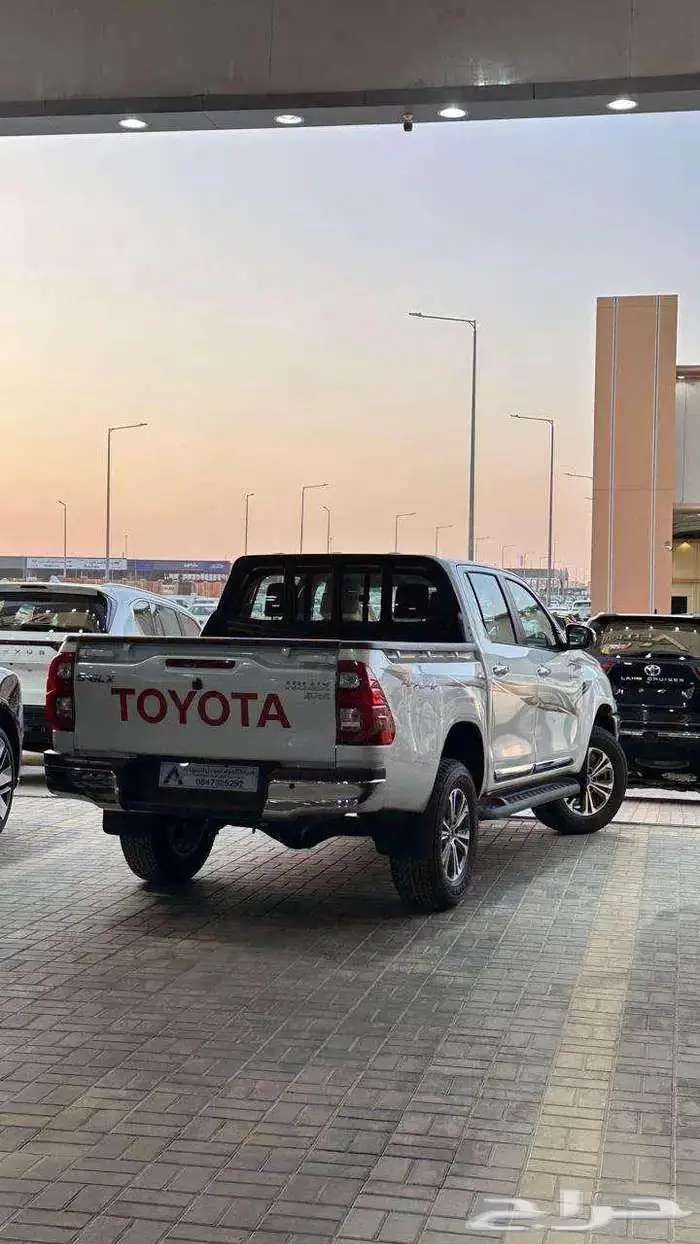 تويوتا هايلكس غمارتين S-GLX 4X4 بنزين جير عادي 2025 2