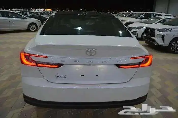 تويوتا- كامري- جراندي- بنزين- 2025 18