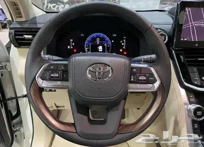 تويوتا جي اكس ار 4 2025 ابيض بنزين سعودي 4