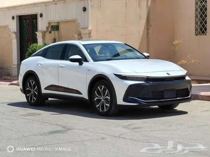 كروان بريميوم موديل 2025 هيبرد حبه فقط لون ابيض لؤلؤي 2